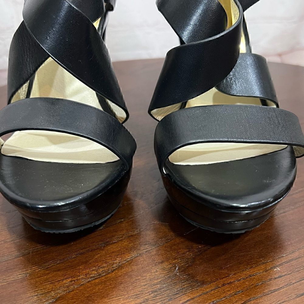 9.5 Michael by Michael Kors cross cross leather sandals with platform heels nwob - Picture 4 of 10